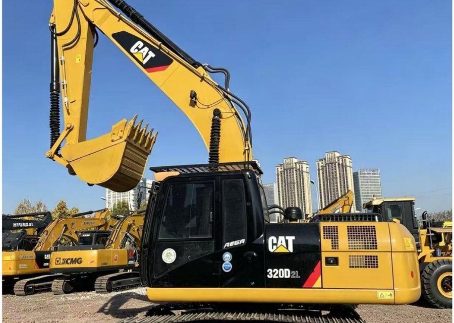 CAT 320D — гусеничный экскаватор
