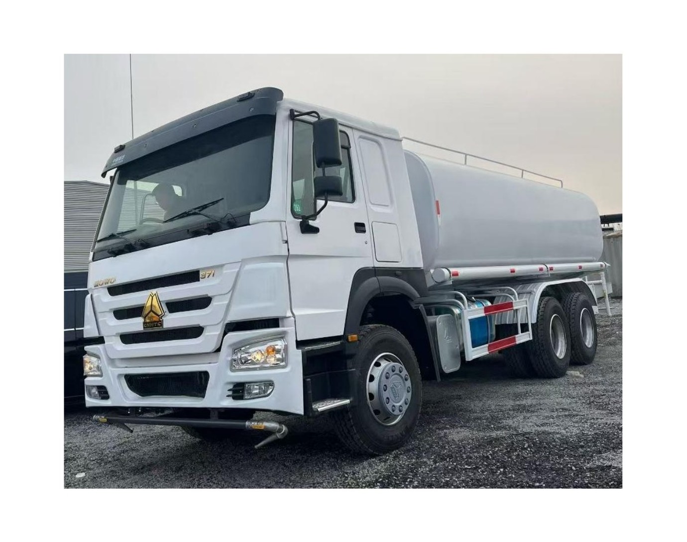 HOWO 371 — топливная автоцистерна