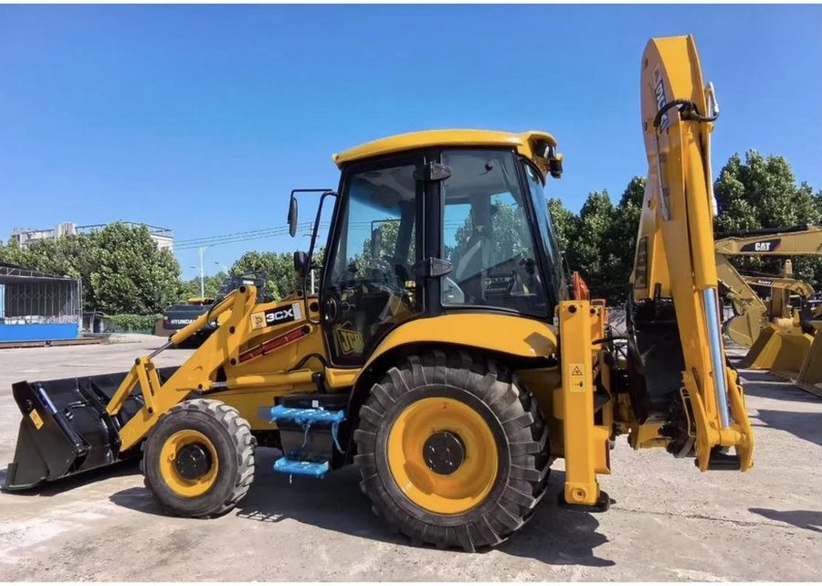 JCB 3CX — экскаватор-погрузчик