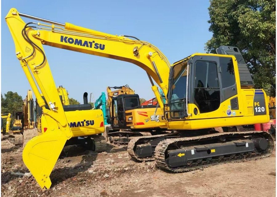 Komatsu 120 — гусеничный экскаватор