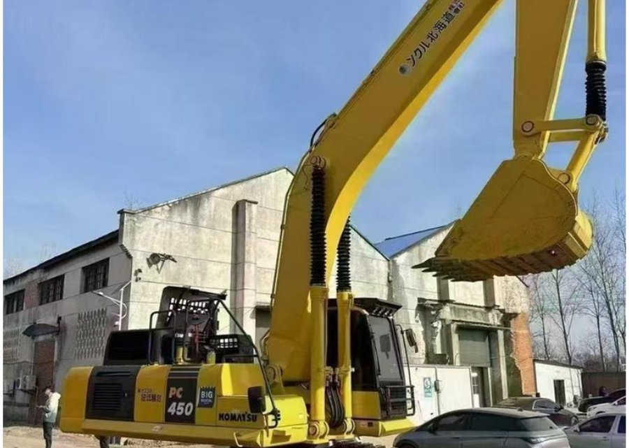 Komatsu 450 — гусеничный экскаватор